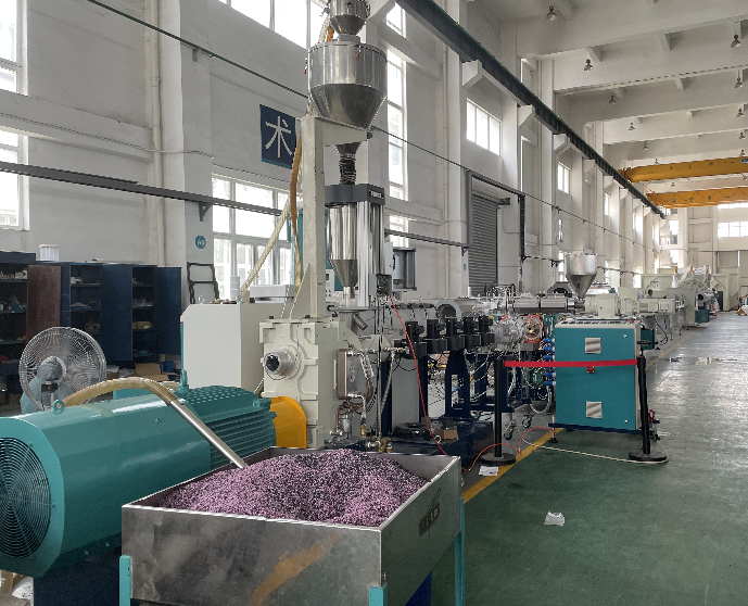 PE PPR three-layer co-extrusion pipe extruder silicon core pipe equipment