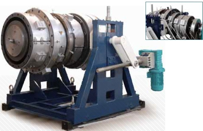 How many parts does a pipe extrusion head consist of?