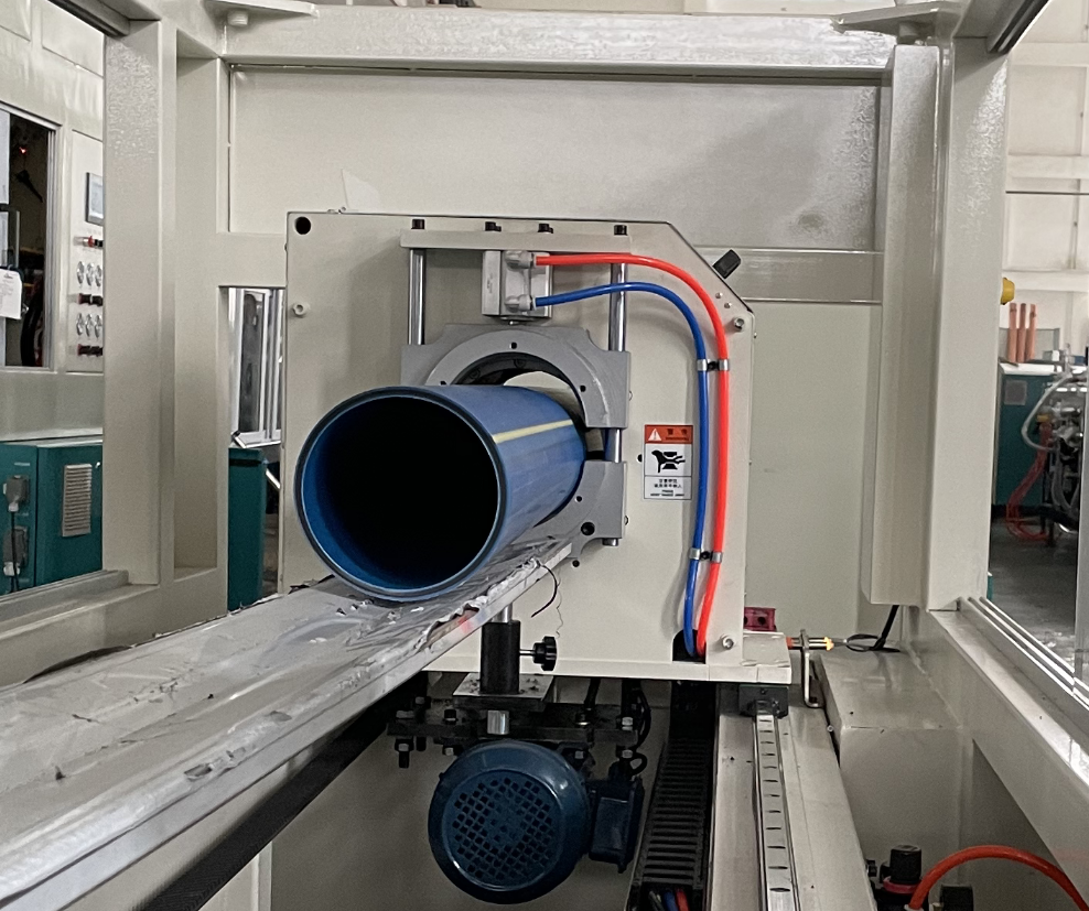 Extrusion system composition of PE three-layer co-extrusion pipe equipment
